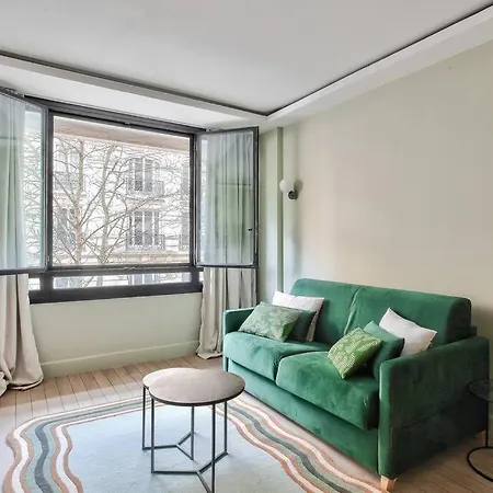 Somptueux Proche Champs-elysees Апартаменты